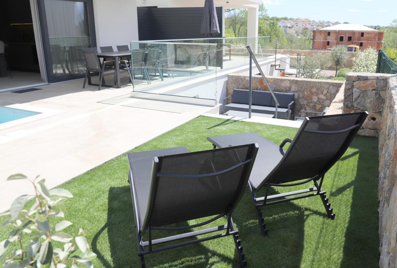 Brand New Apartment With Private Pool Njivice Exterior foto